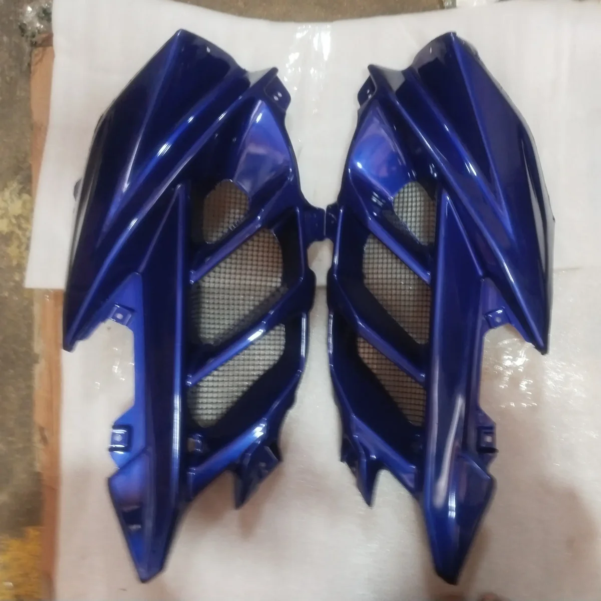 R15 V2 COVER 7&8 BLUE