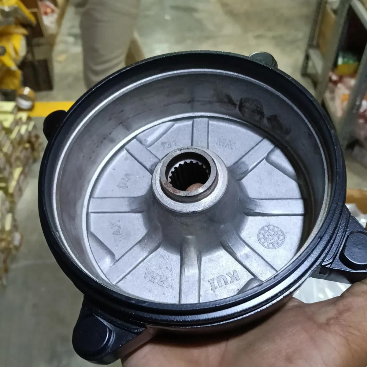 REAR HUB RAY 2