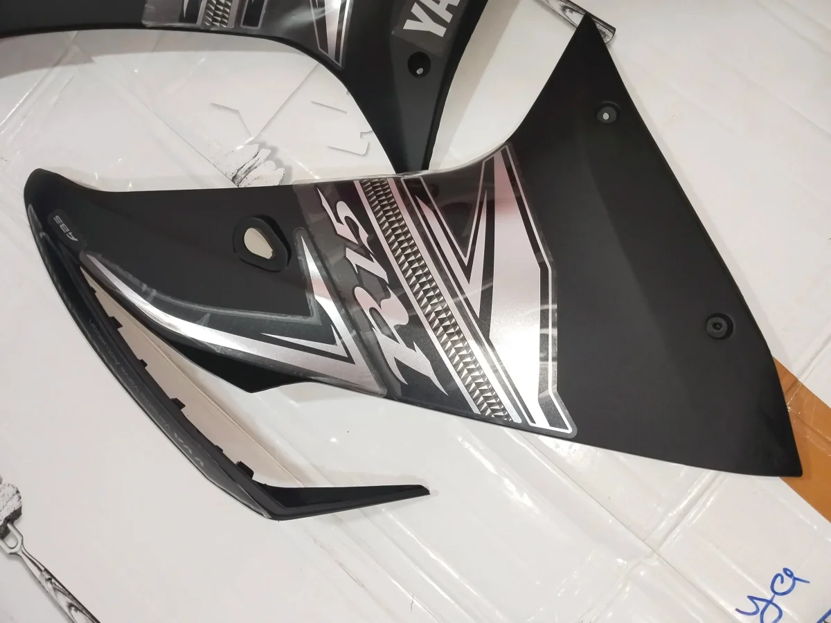 R15 V3 FRONT PANEL MATT BLACK/SILVER