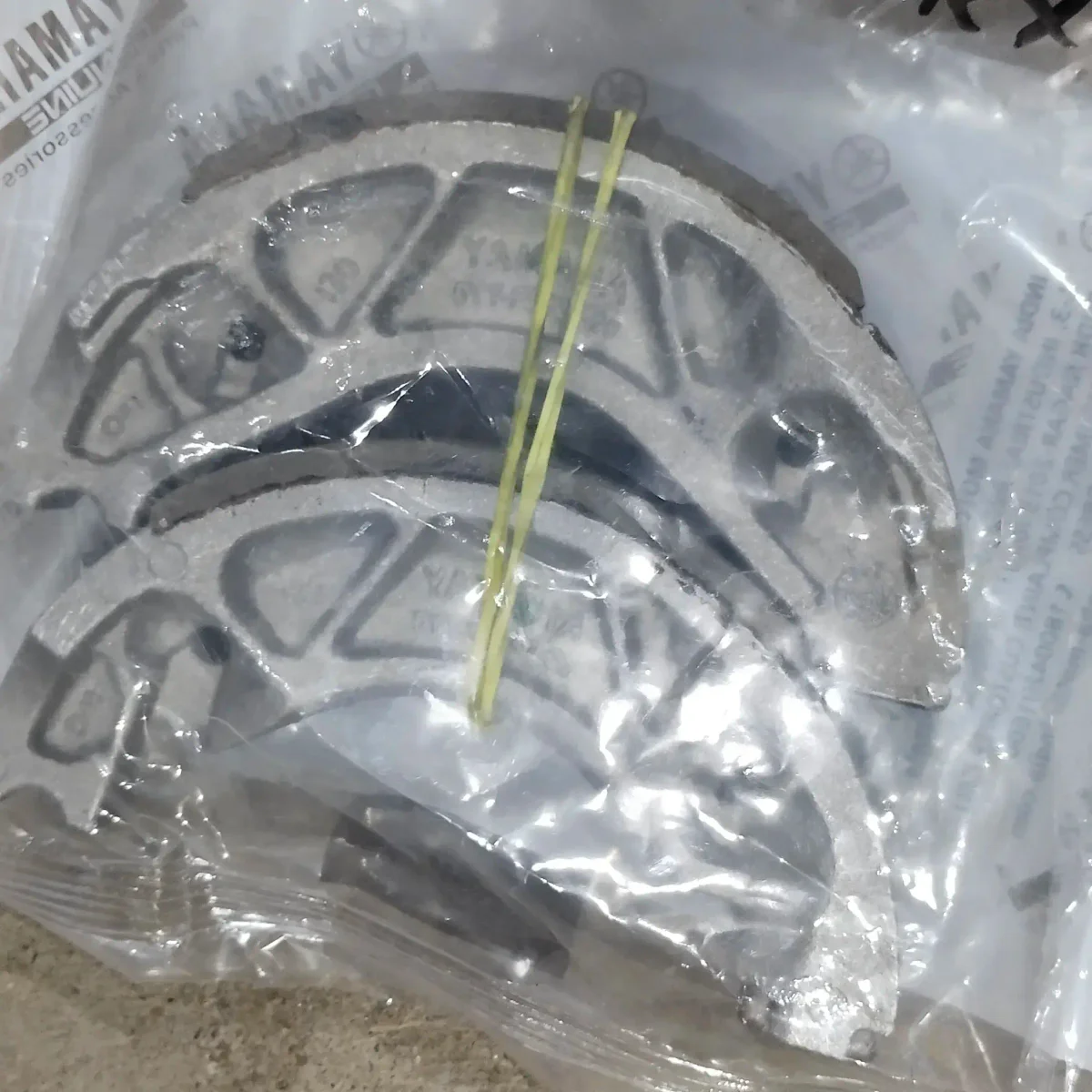RX100/RX135 RXZ BRAKE SHOE 2