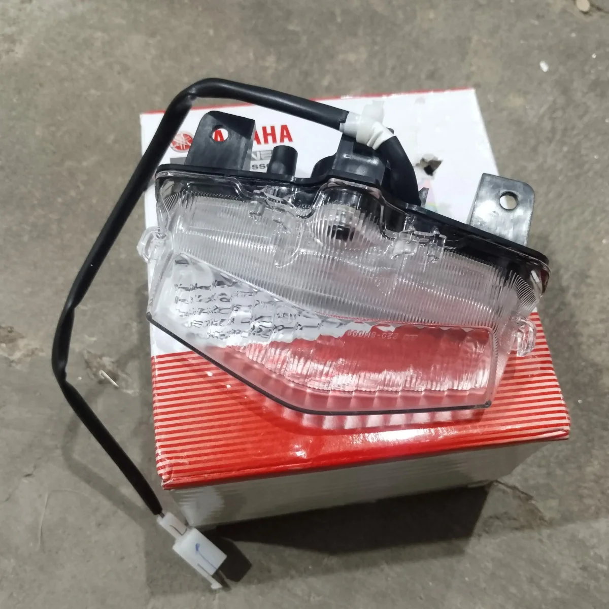 TAIL LIGHT ASSY MT V1