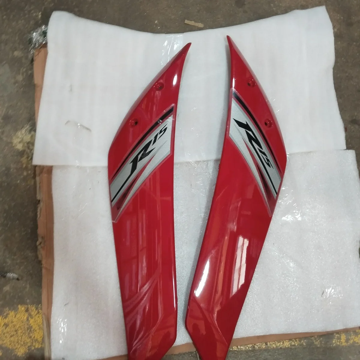R15 V2 PANEL 1&2 SPORT/RED