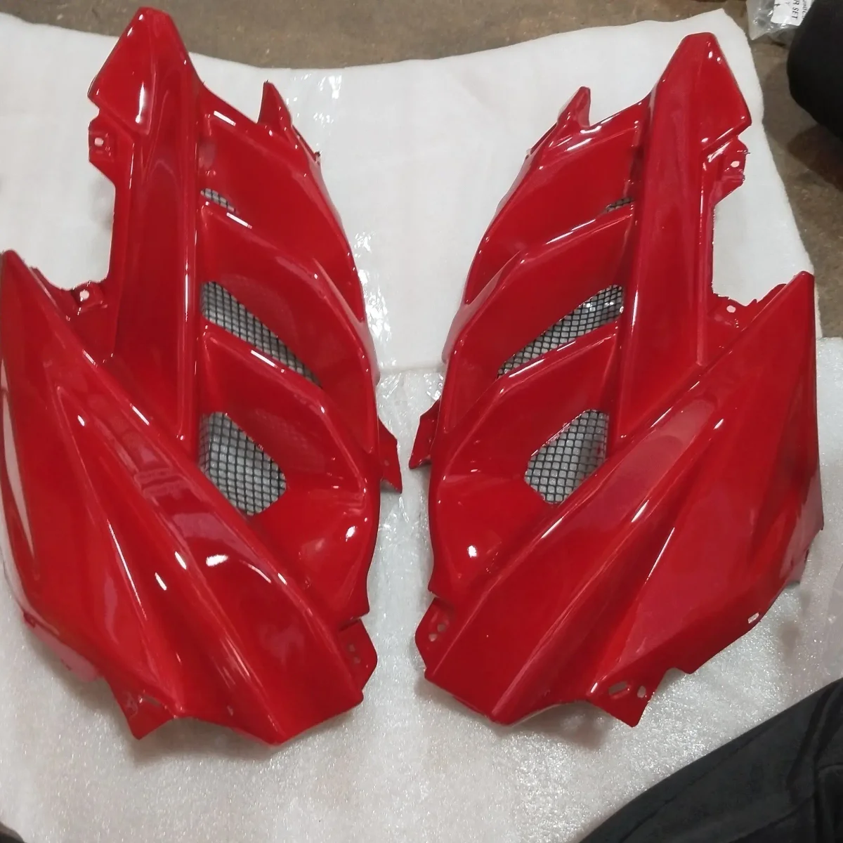 R15 V2 COVER 7&8 SPORT RED 2