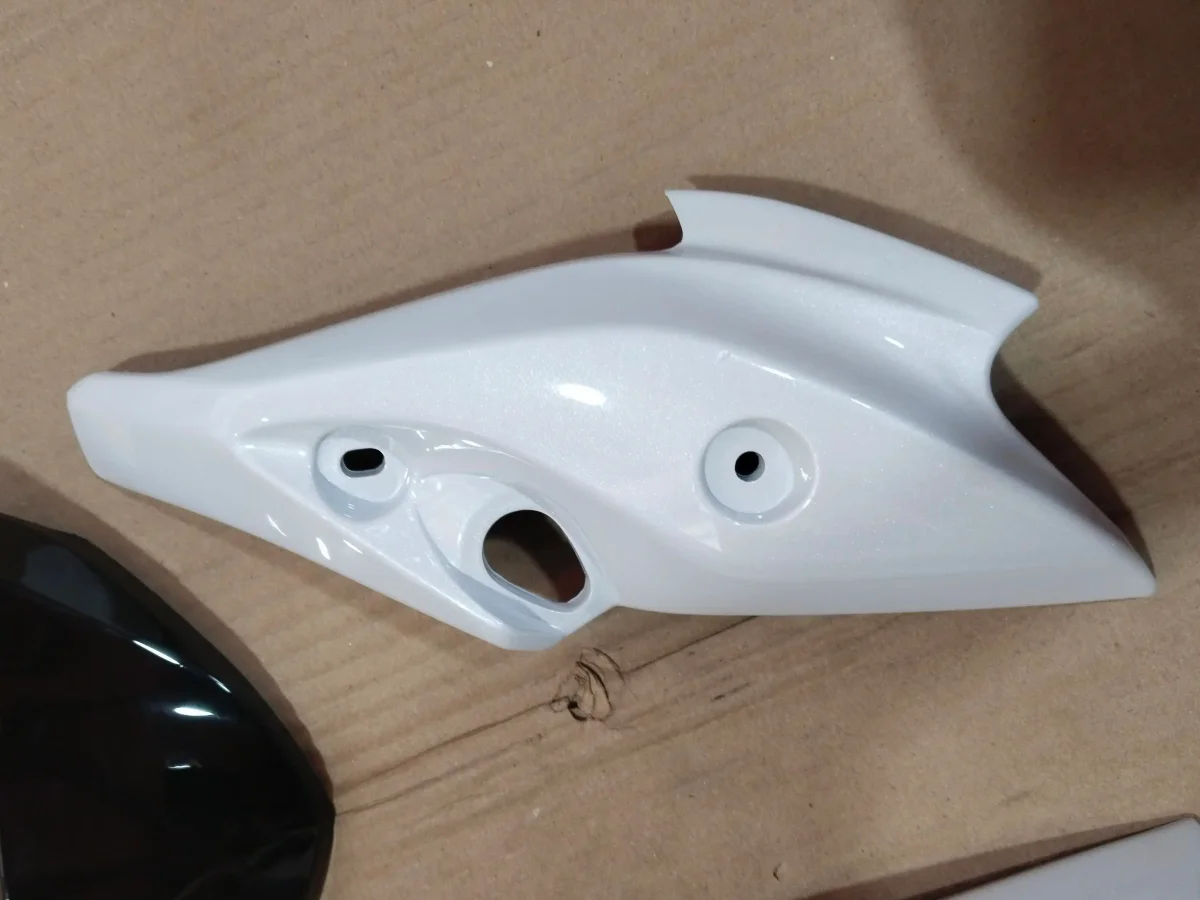 FZS HEAD LIGHT VISOR WHITE 2