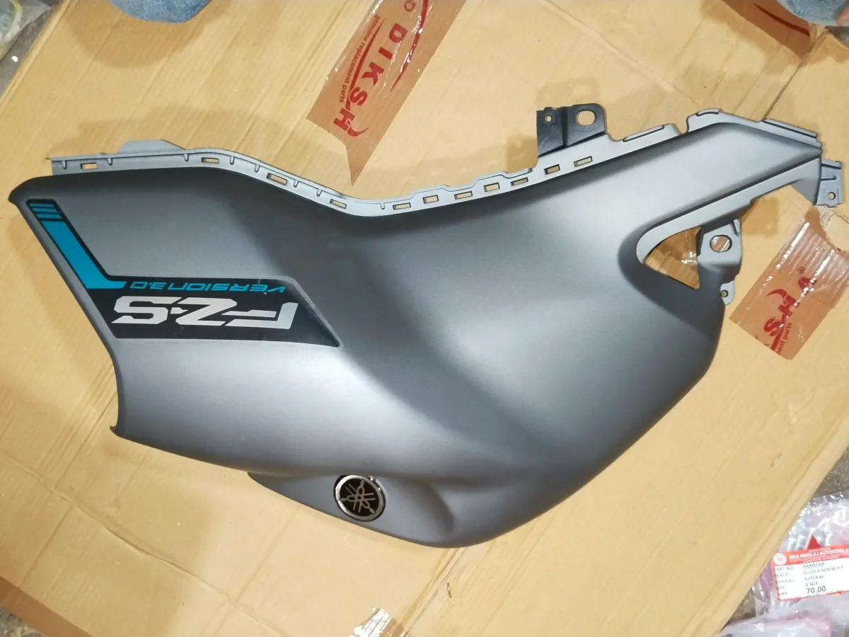 FZ V3 TANK COVER ASSY. MATT GREY/CYAN 2