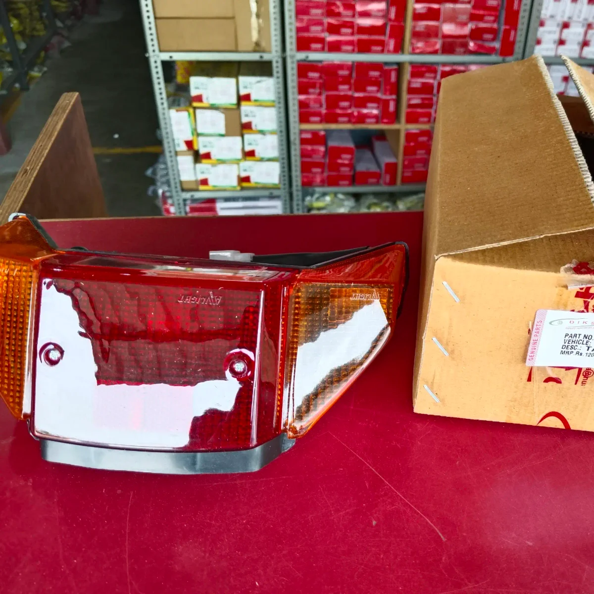 TAIL LIGHT ASSY. (RXZ.671)