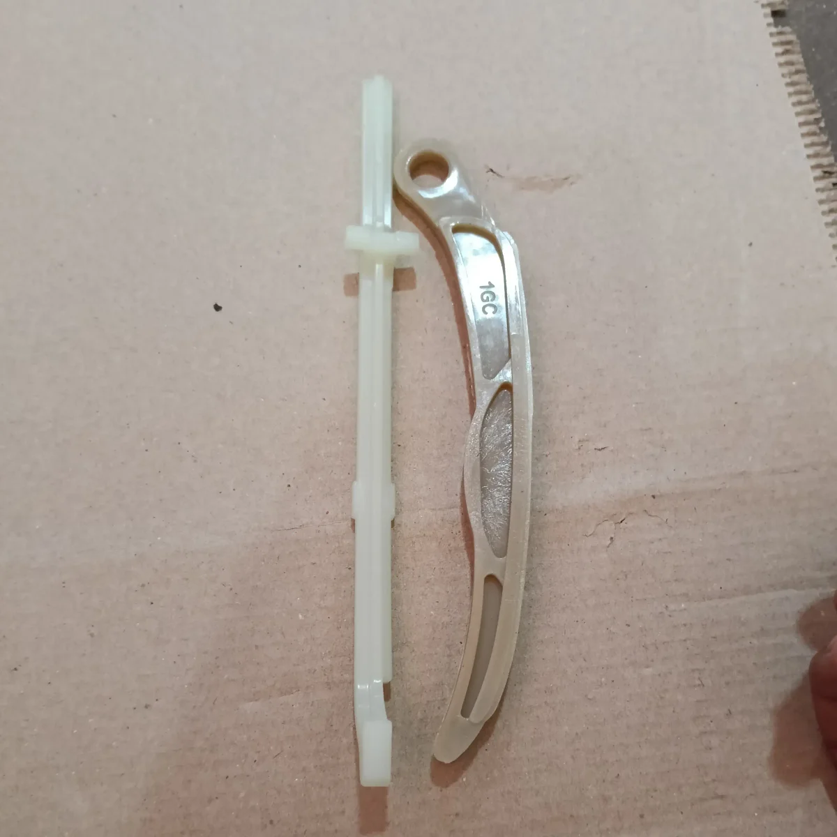 TIMING CHAIN PAD