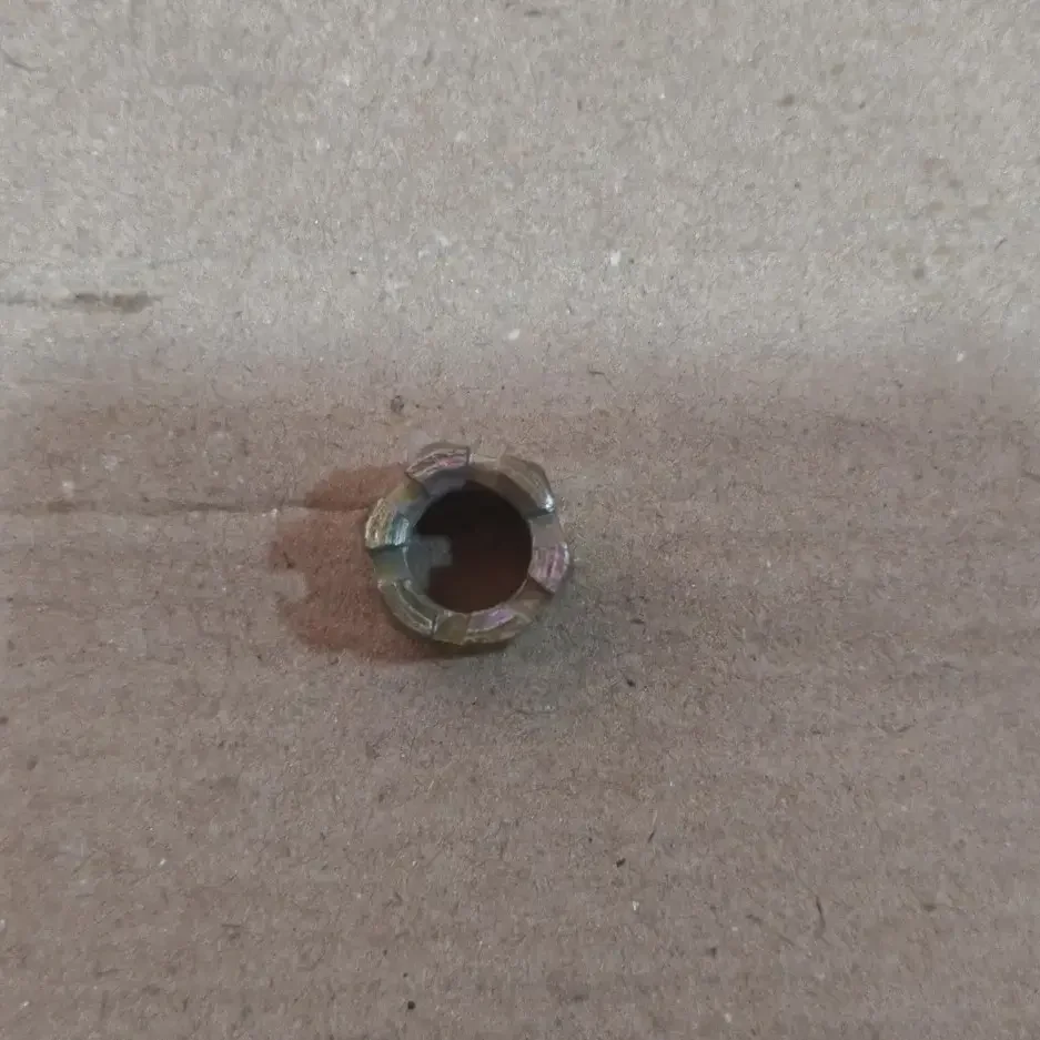 SUZUKI REAR AXLE WITH NUT 2