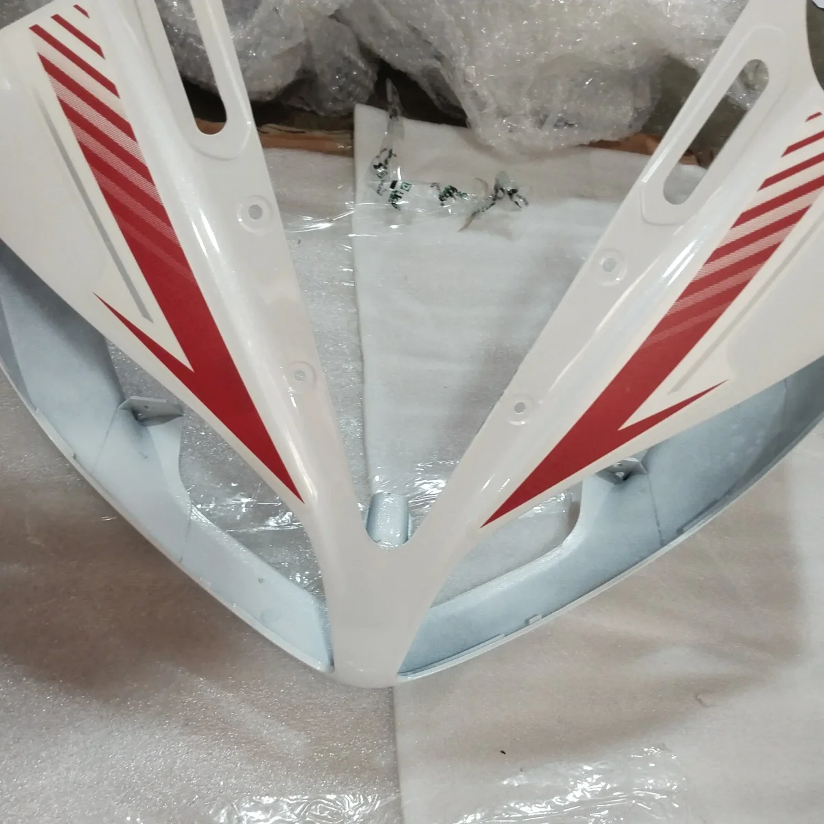 R15 V2 HEAD LIGHT VISOR WHITE/RED 2