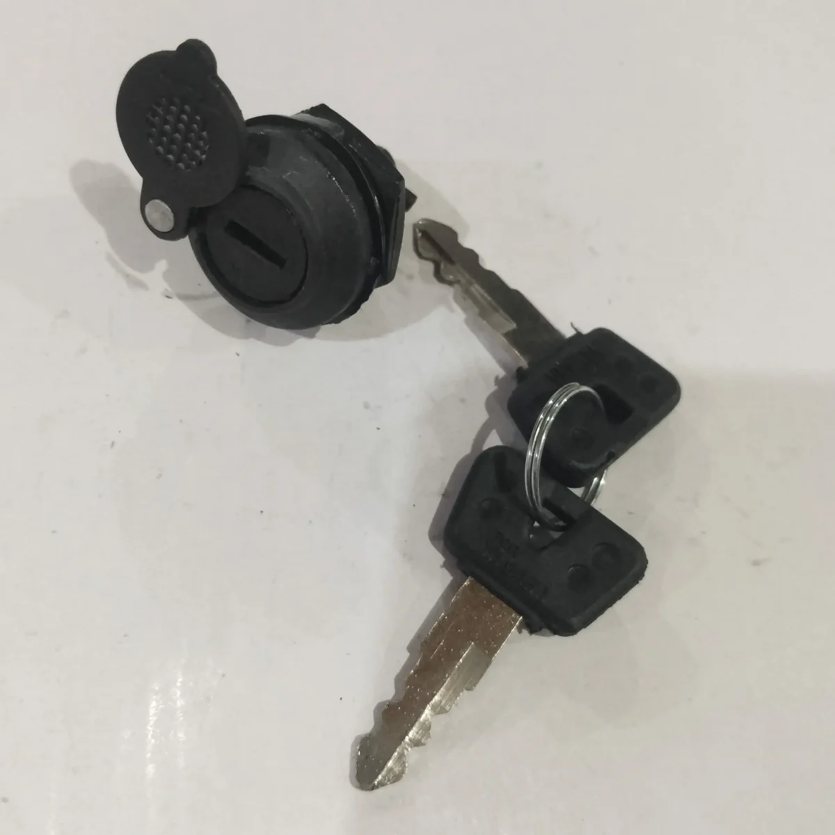 Side Panel Lock Crux old Model