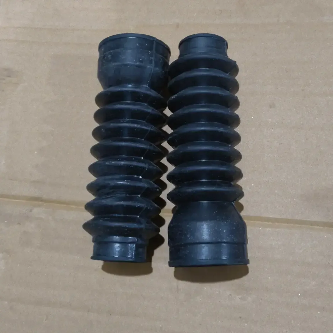 SUZUKI FORK BOOT 2