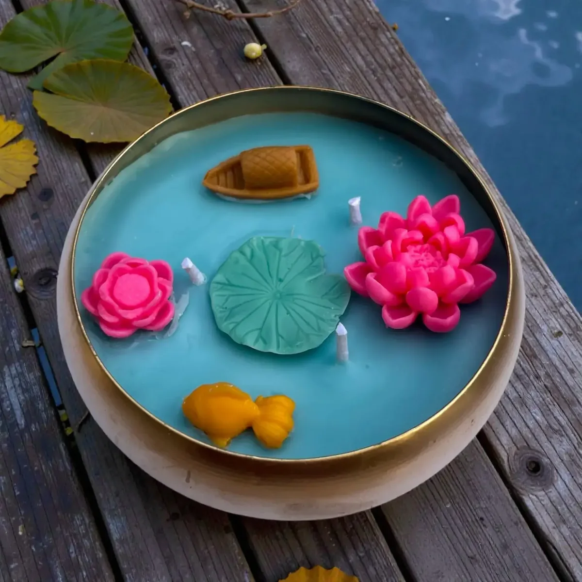 ROUND URLI LOTUS POND CANDLE 2